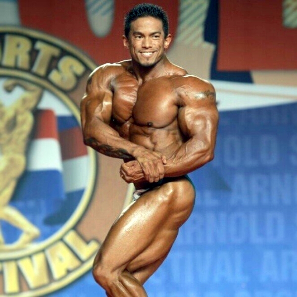 Cyberflexing.com Exclusive Interview With IFBB Pro Bodybuilder Stan McQuay