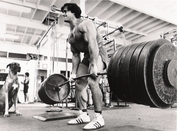 4 Powerlifting Lessons Every Bodybuilder Should Know
