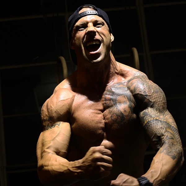 Cyberflexing.com Exclusive Interview With IFBB Men’s Physique Competitor Joe Pitt